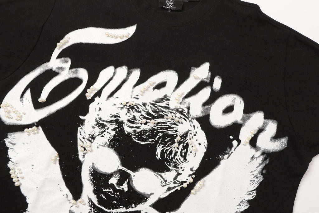 MIXED EMOTION Pearl Script Graphic T-Shirt