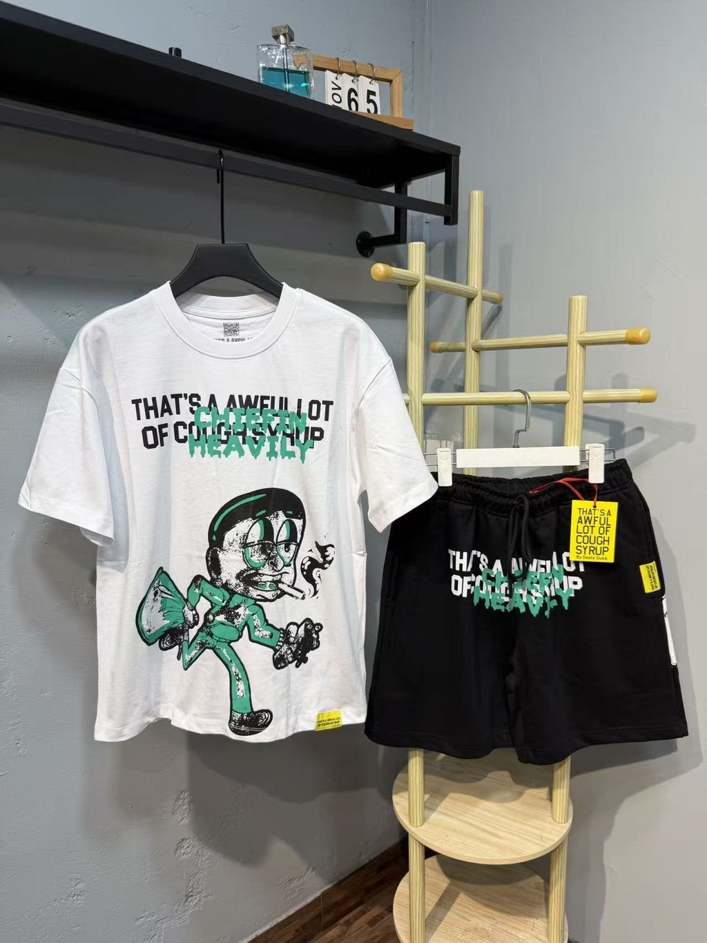 THAT'S A AWFUL LOT OF COUGH SYRUP Cartoon Short-Sleeve Set