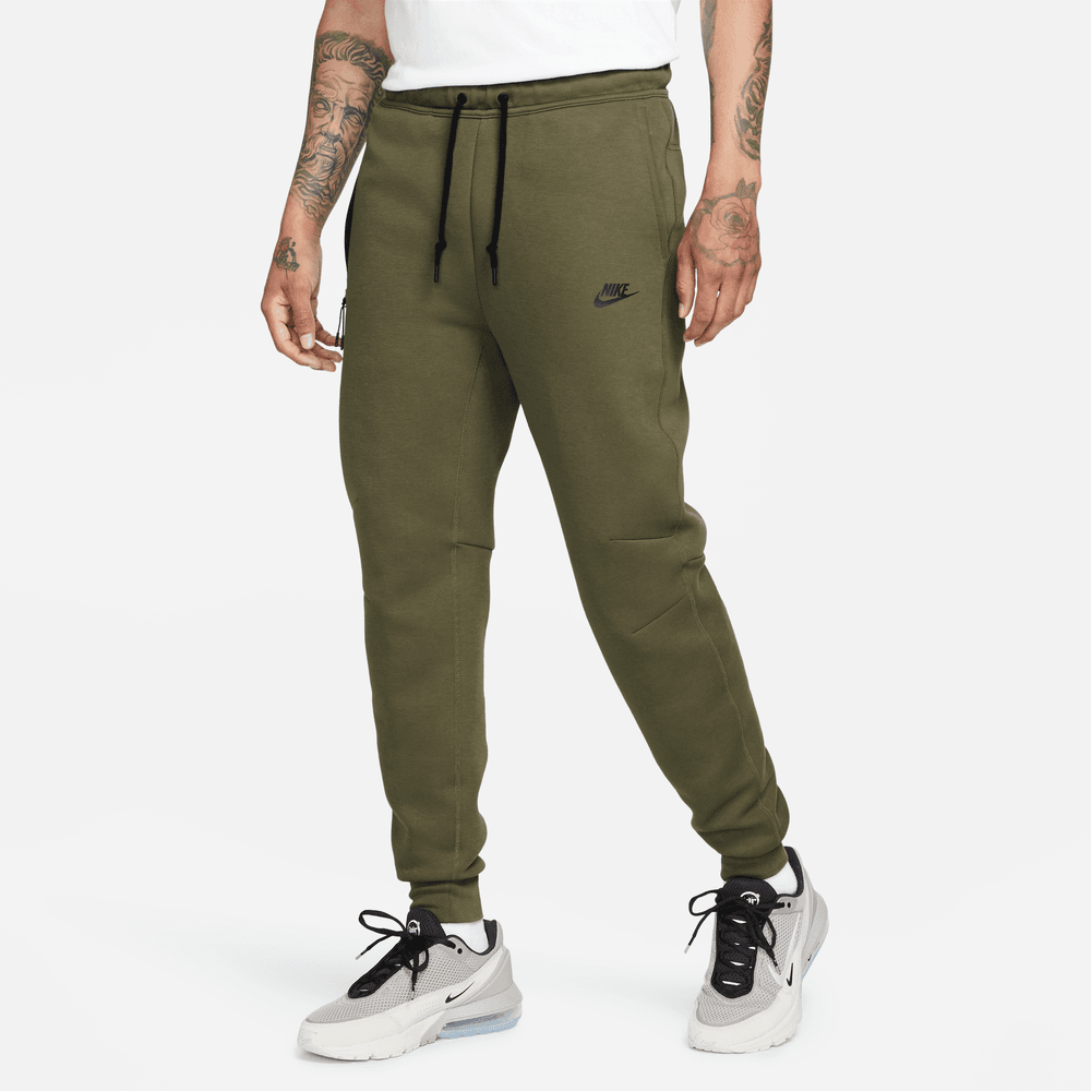 Nike Sportswear Tech Fleece Slim Fit Jogger